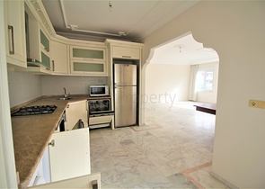 Просторная трехкомнатная квартира в центре Алании