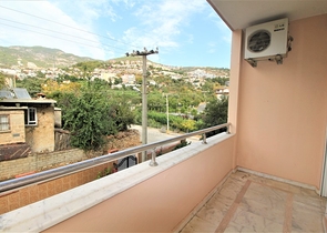 Просторная трехкомнатная квартира в центре Алании