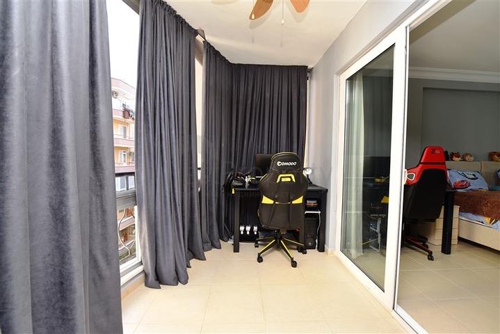 Трехкомнатная квартира с мебелью