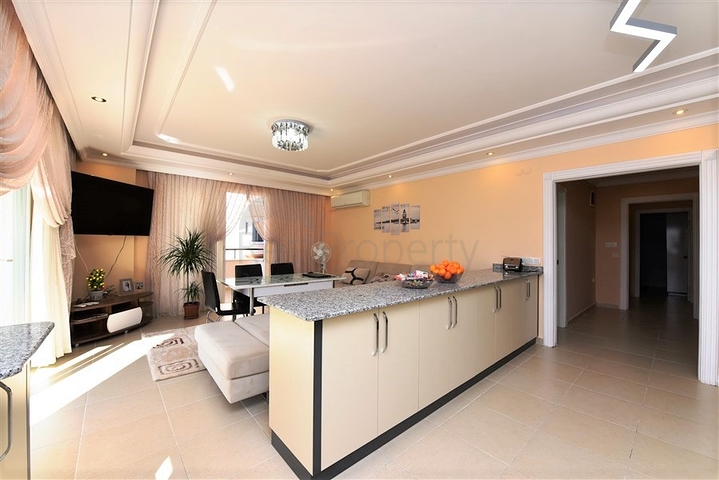 Трехкомнатная квартира с мебелью