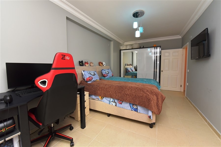 Трехкомнатная квартира с мебелью