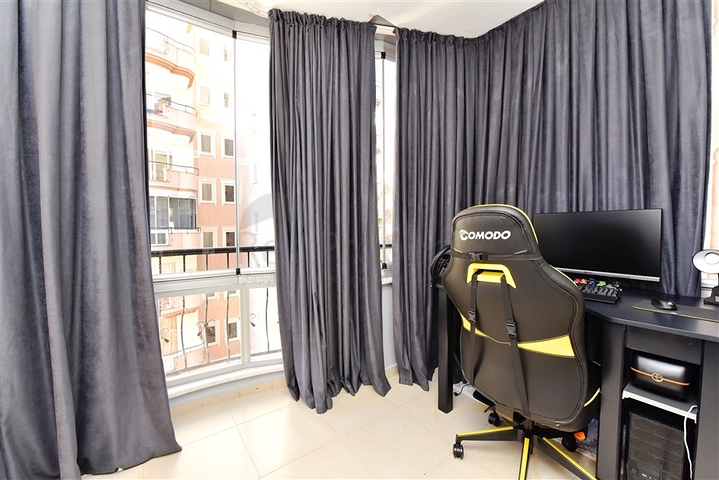 Трехкомнатная квартира с мебелью