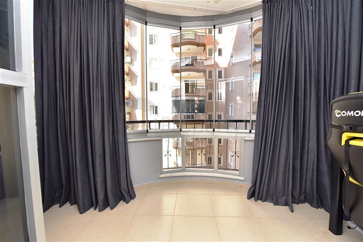 Трехкомнатная квартира с мебелью