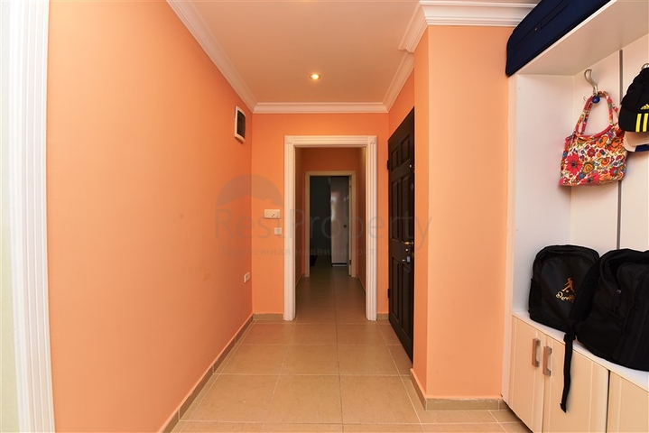 Трехкомнатная квартира с мебелью