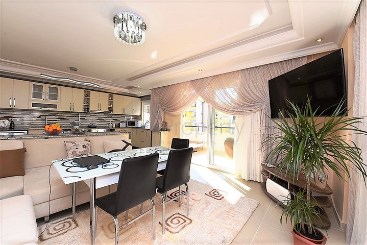 Трехкомнатная квартира с мебелью