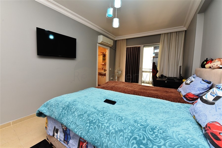 Трехкомнатная квартира с мебелью