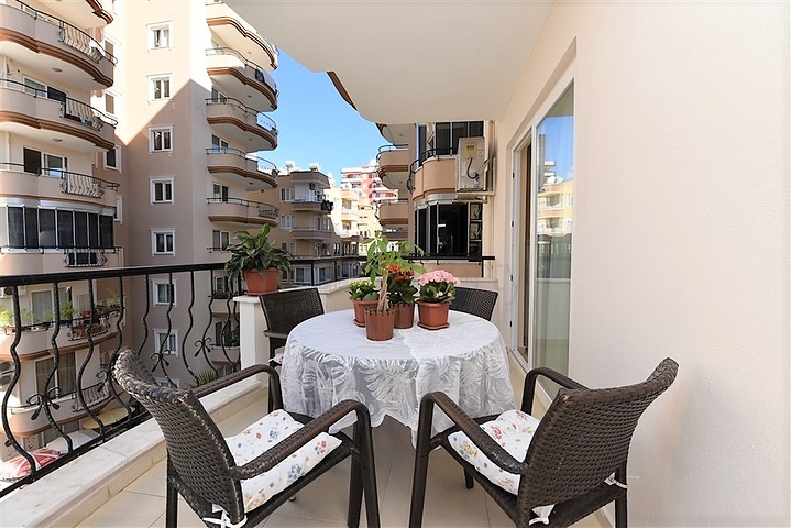 Трехкомнатная квартира с мебелью