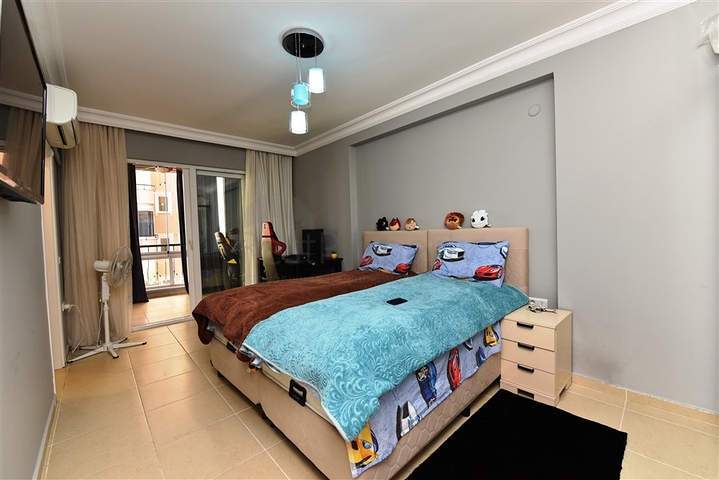 Трехкомнатная квартира с мебелью