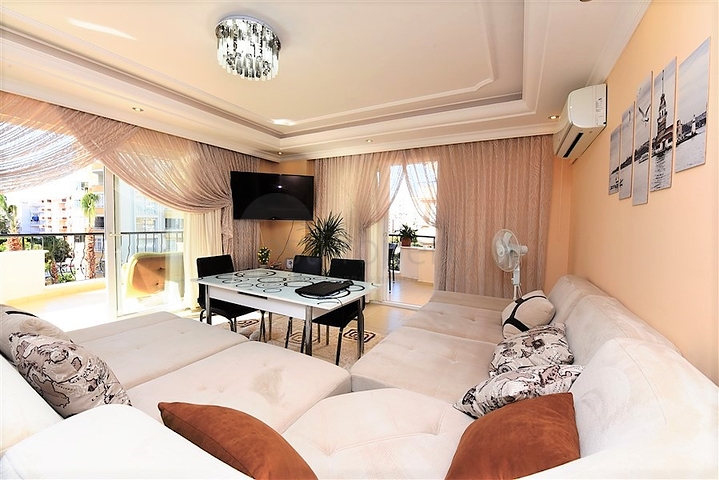 Трехкомнатная квартира с мебелью