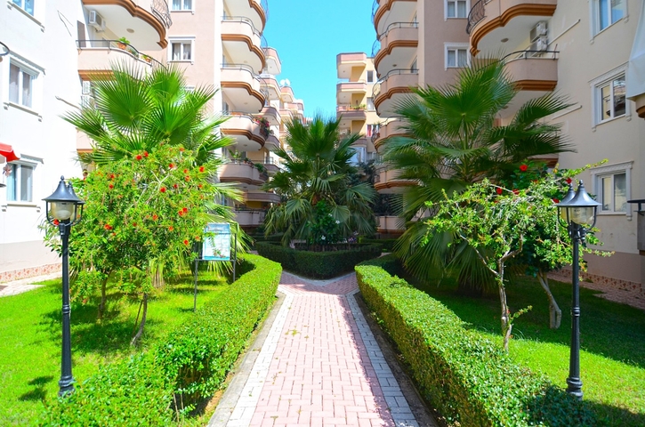 Трехкомнатная квартира с мебелью