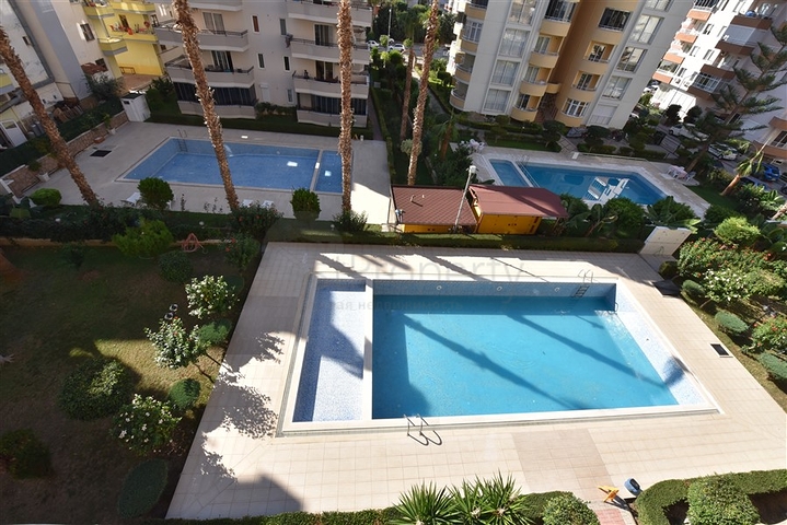 Трехкомнатная квартира с мебелью