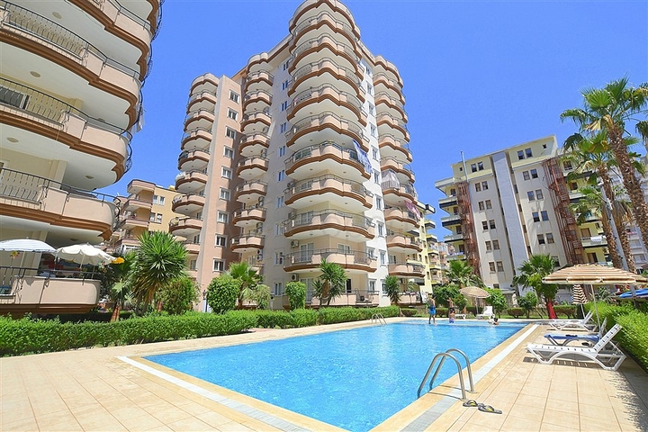 Трехкомнатная квартира с мебелью