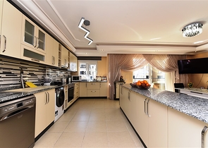 Трехкомнатная квартира с мебелью