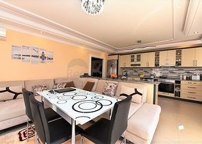 Трехкомнатная квартира с мебелью