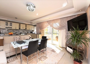 Трехкомнатная квартира с мебелью