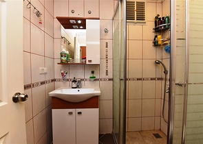 Трехкомнатная квартира с мебелью