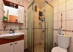 Трехкомнатная квартира с мебелью