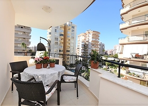 Трехкомнатная квартира с мебелью