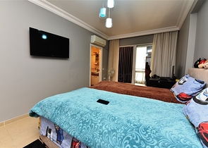 Трехкомнатная квартира с мебелью