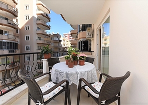 Трехкомнатная квартира с мебелью