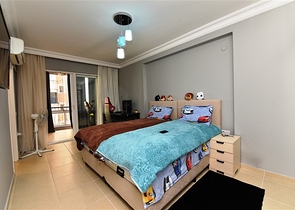 Трехкомнатная квартира с мебелью