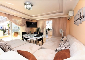 Трехкомнатная квартира с мебелью