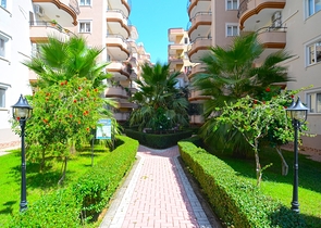 Трехкомнатная квартира с мебелью