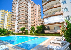 Трехкомнатная квартира с мебелью