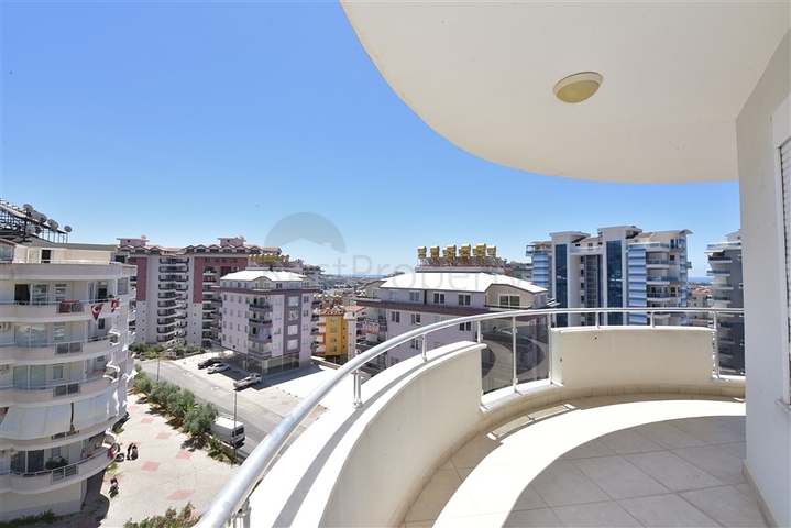 Трехкомнатная квартира в районе Джикджилли