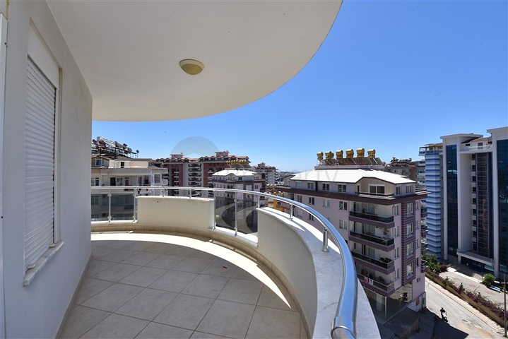 Трехкомнатная квартира в районе Джикджилли