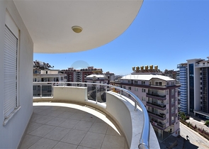 Трехкомнатная квартира в районе Джикджилли