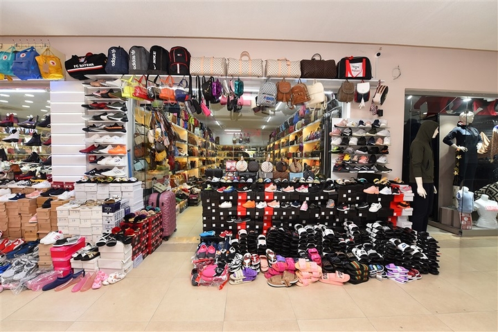 Торговое помещение в туристическом центре ТЦ Окурджалара