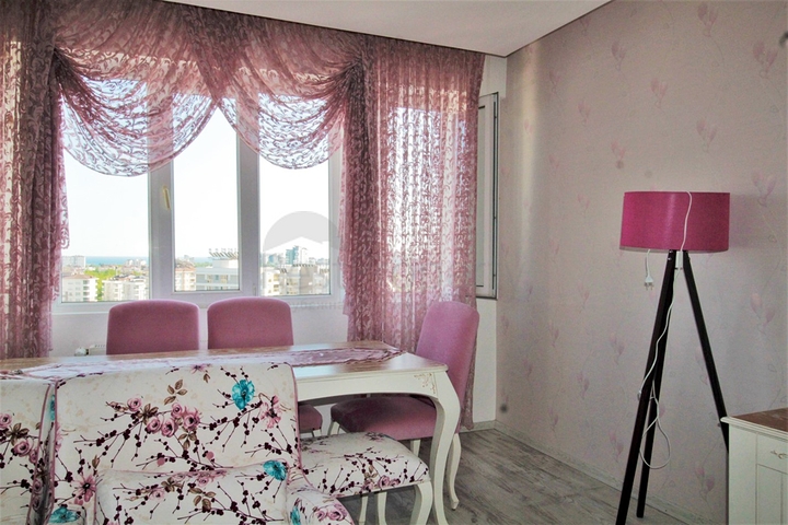 Просторная квартира 3+1 с отдельной кухней в Коньяалты