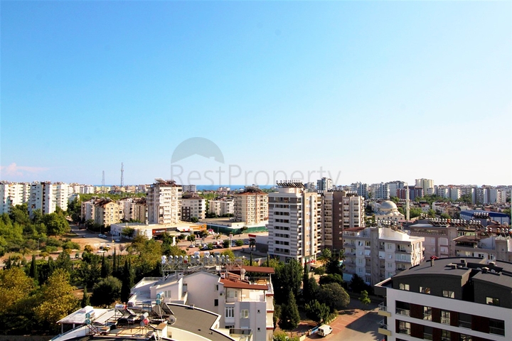 Просторная квартира 3+1 с отдельной кухней в Коньяалты