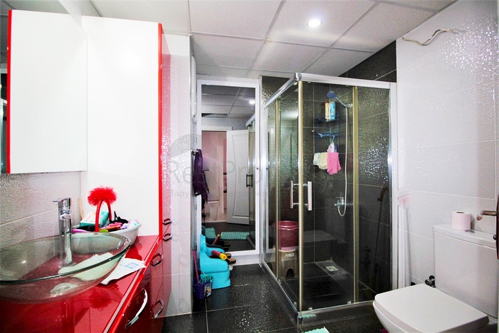 Просторная квартира 3+1 с отдельной кухней в Коньяалты