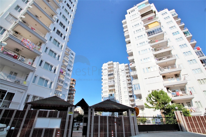 Просторная квартира 3+1 с отдельной кухней в Коньяалты