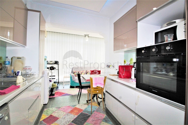 Просторная квартира 3+1 с отдельной кухней в Коньяалты