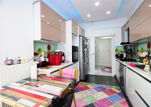 Просторная квартира 3+1 с отдельной кухней в Коньяалты