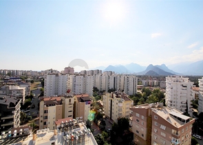 Просторная квартира 3+1 с отдельной кухней в Коньяалты