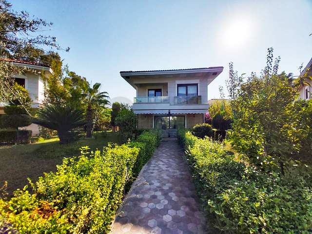 Роскошная Вилла 3+1 в Чамьюва, Кемер 