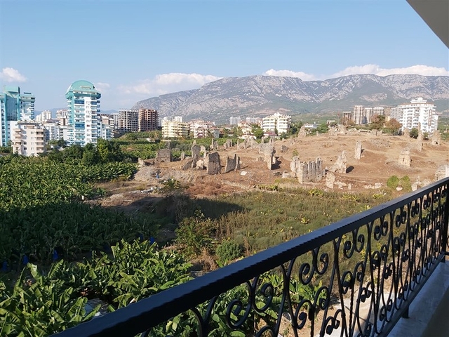 Двухкомнатная абсолютно новая квартира в Махмутларе