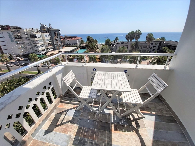 Меблированная квартира 2+1 с видом на пляж Клеопатра