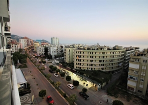 Квартира 2+1 с видом на море в районе Махмутлар