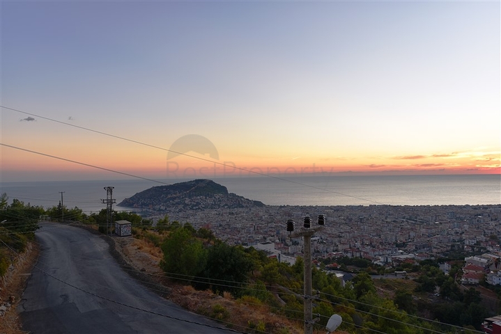 Шикарная меблированная вилла планировкой 3+1 в центре Аланьи