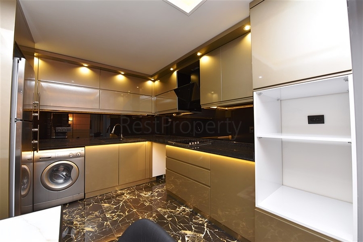 Шикарная меблированная вилла планировкой 3+1 в центре Аланьи