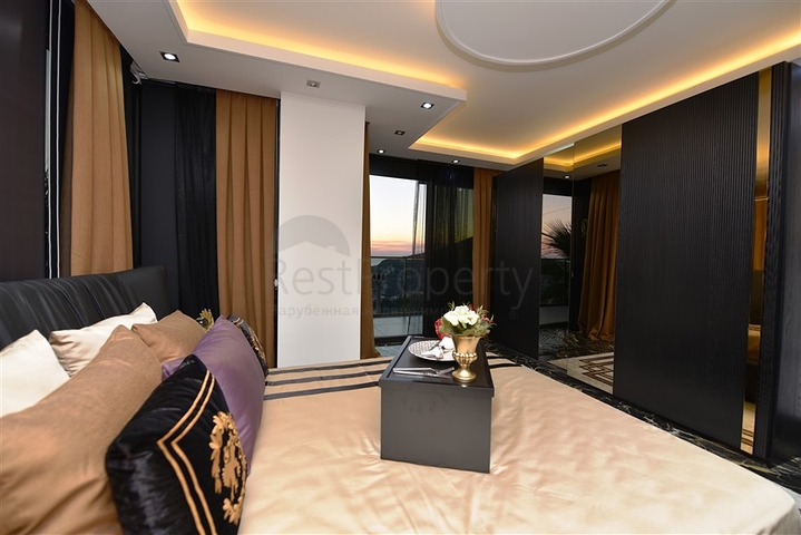 Шикарная меблированная вилла планировкой 3+1 в центре Аланьи