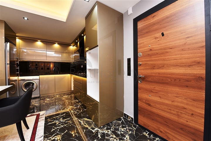 Шикарная меблированная вилла планировкой 3+1 в центре Аланьи