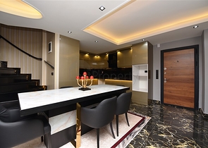 Шикарная меблированная вилла планировкой 3+1 в центре Аланьи