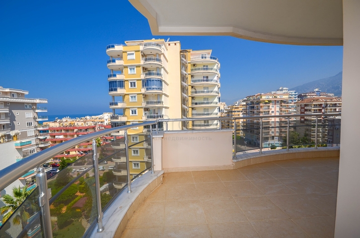 Меблированная квартира 2+1 с видом на море в районе Махмутлар