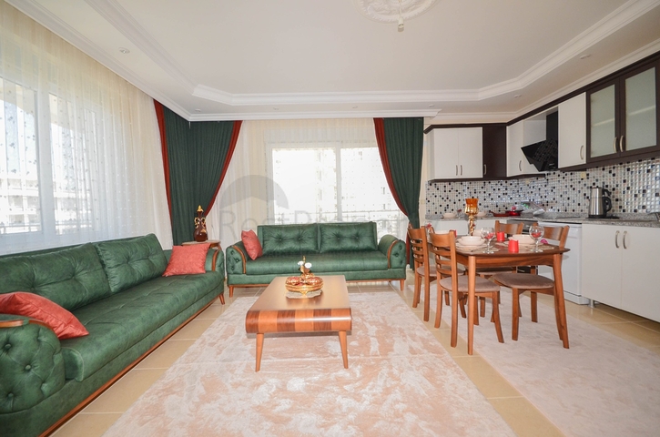 Меблированная квартира 2+1 с видом на море в районе Махмутлар